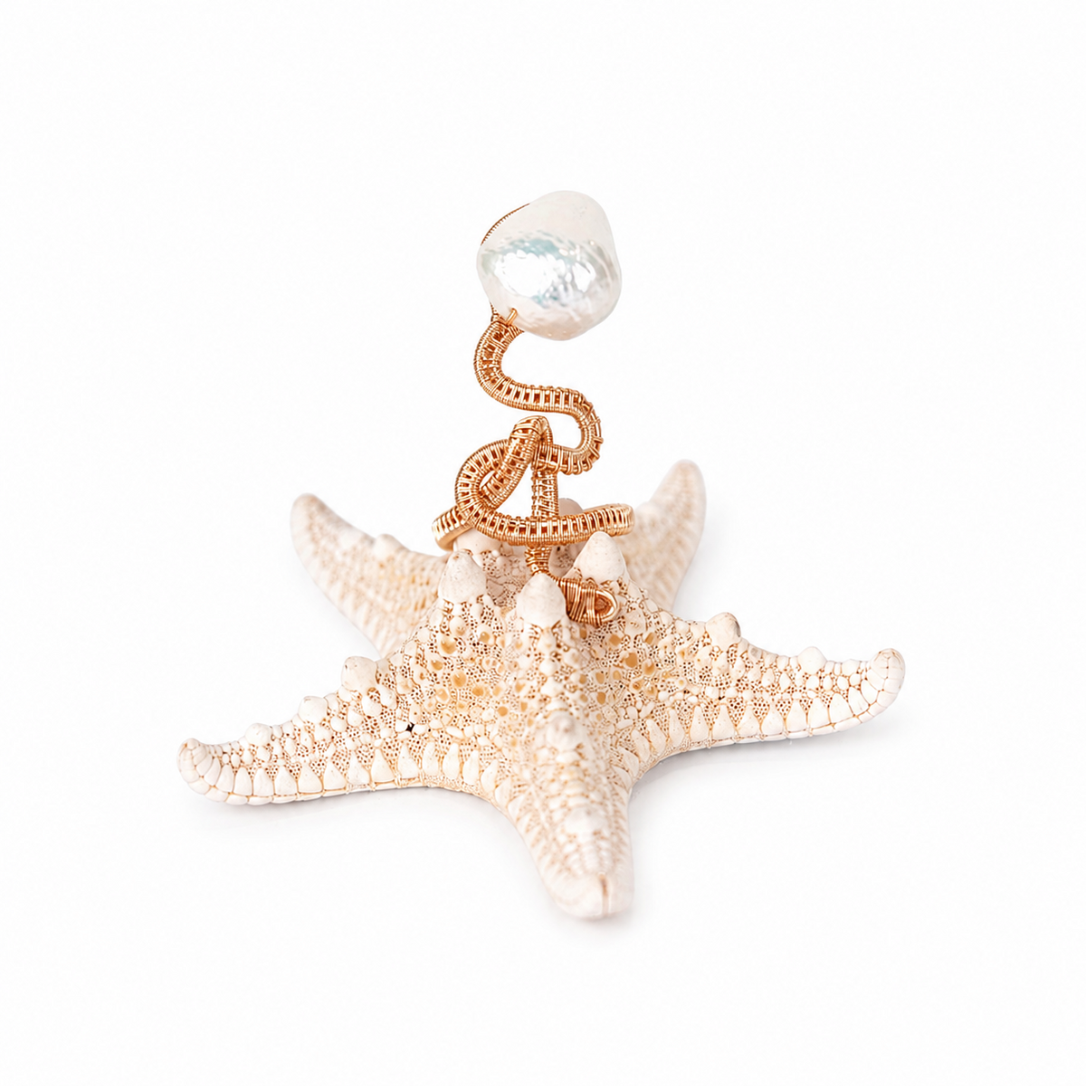 Ondine sculptural freshwater pearl ring in gold plated wire